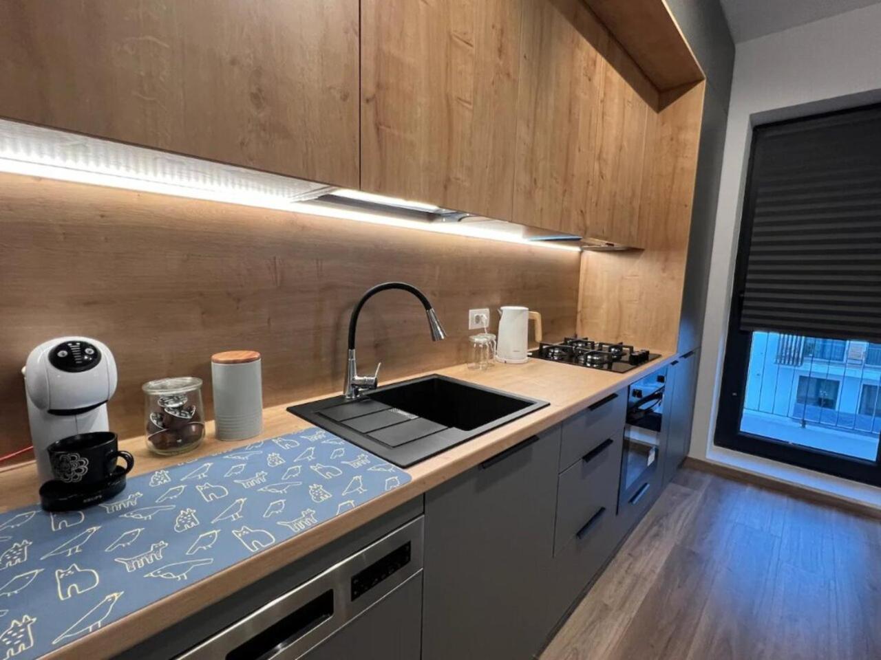High-Rise Luxury Apartment With Free Parking Bukarest Exterior foto