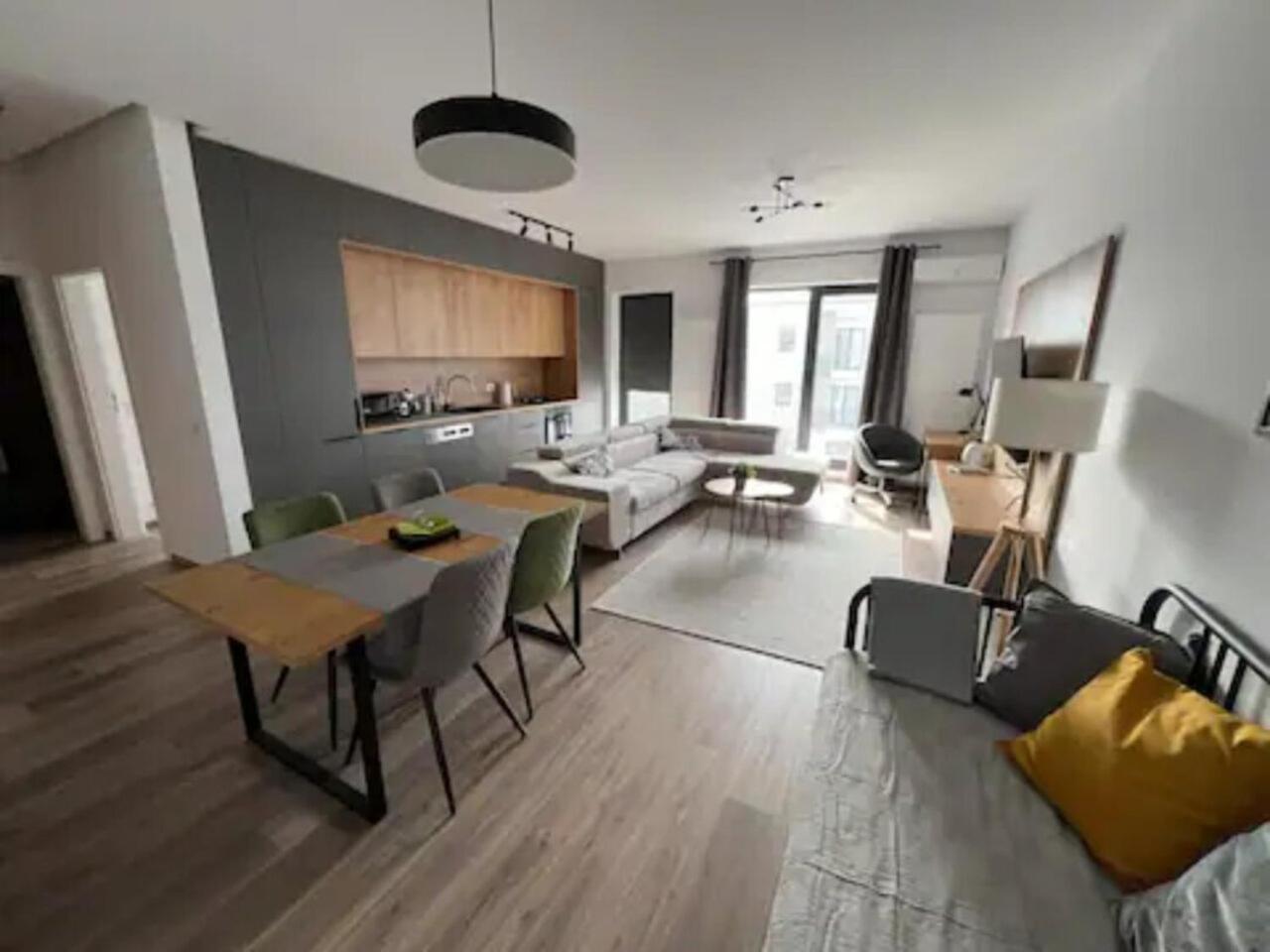 High-Rise Luxury Apartment With Free Parking Bukarest Exterior foto