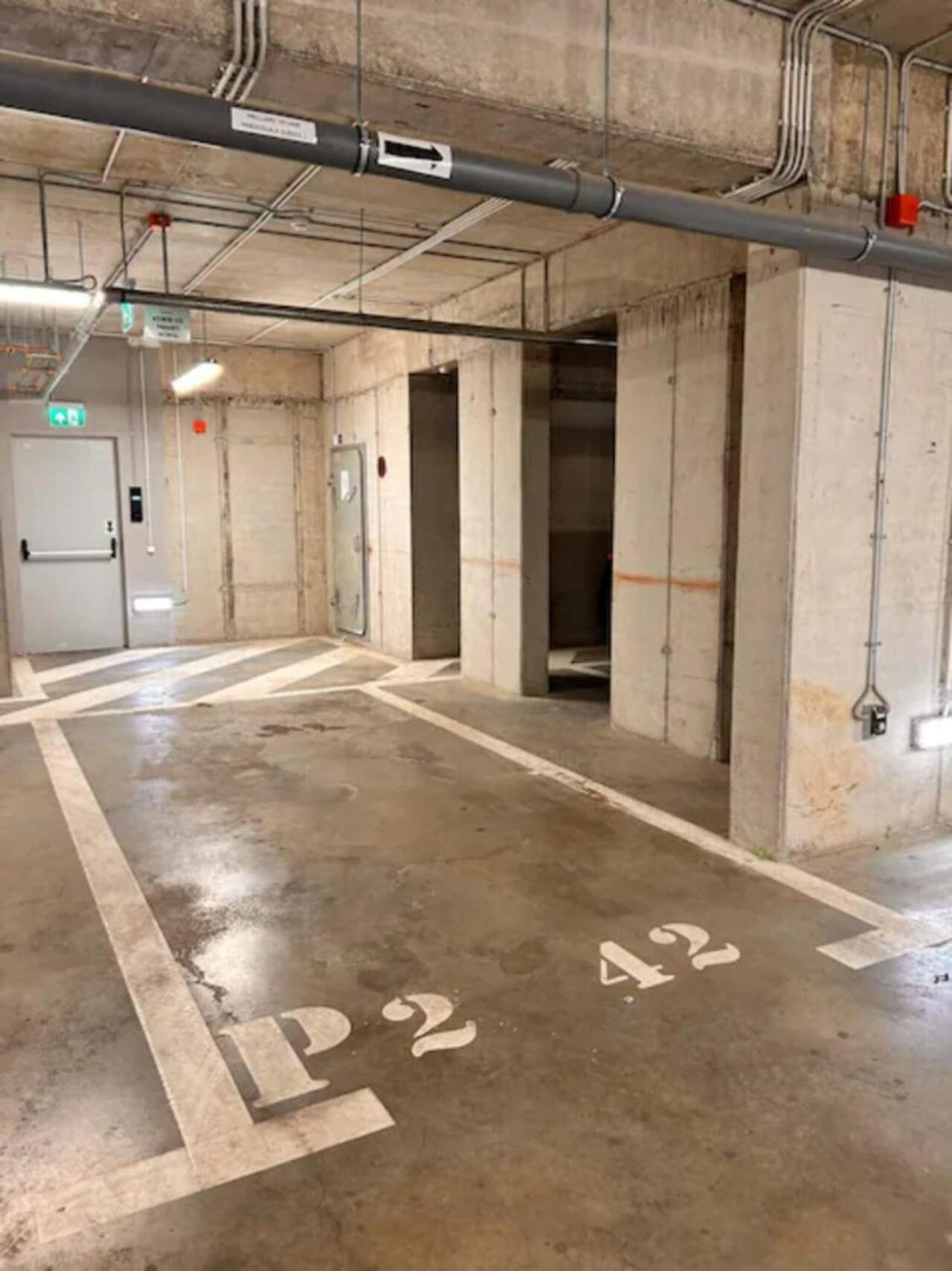 High-Rise Luxury Apartment With Free Parking Bukarest Exterior foto