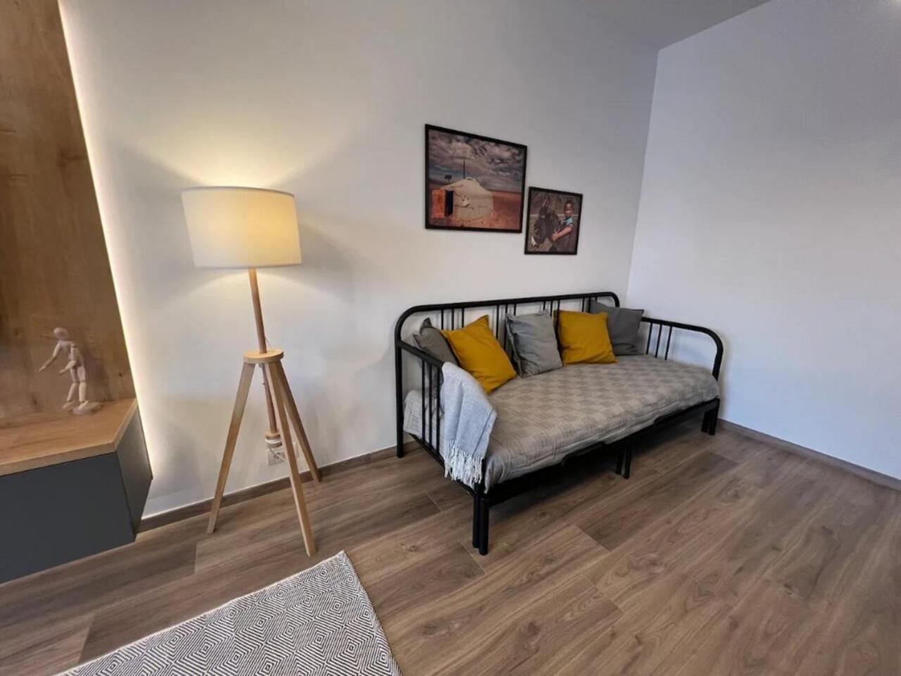 High-Rise Luxury Apartment With Free Parking Bukarest Exterior foto