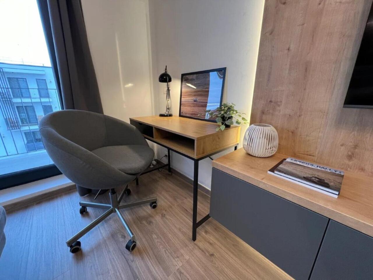 High-Rise Luxury Apartment With Free Parking Bukarest Exterior foto