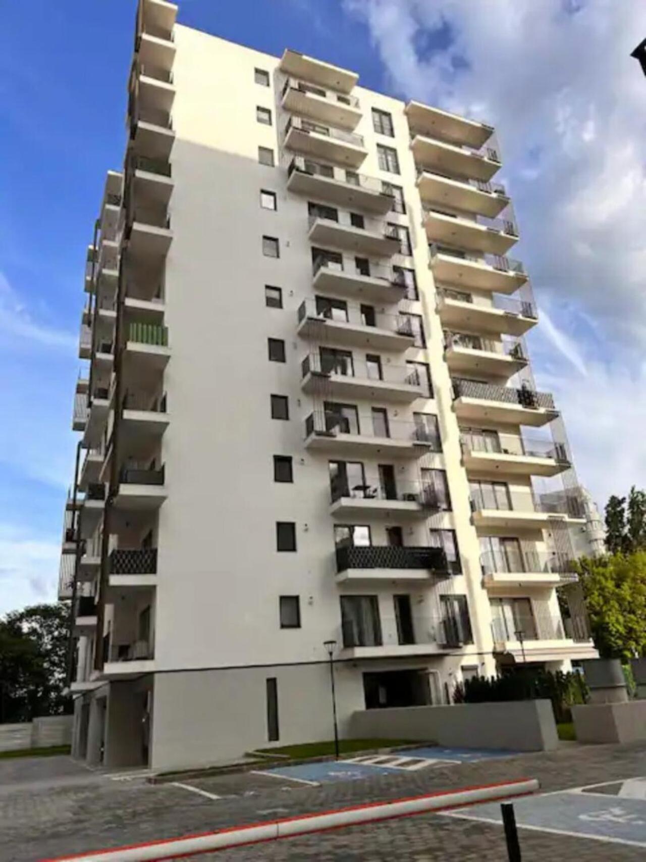 High-Rise Luxury Apartment With Free Parking Bukarest Exterior foto