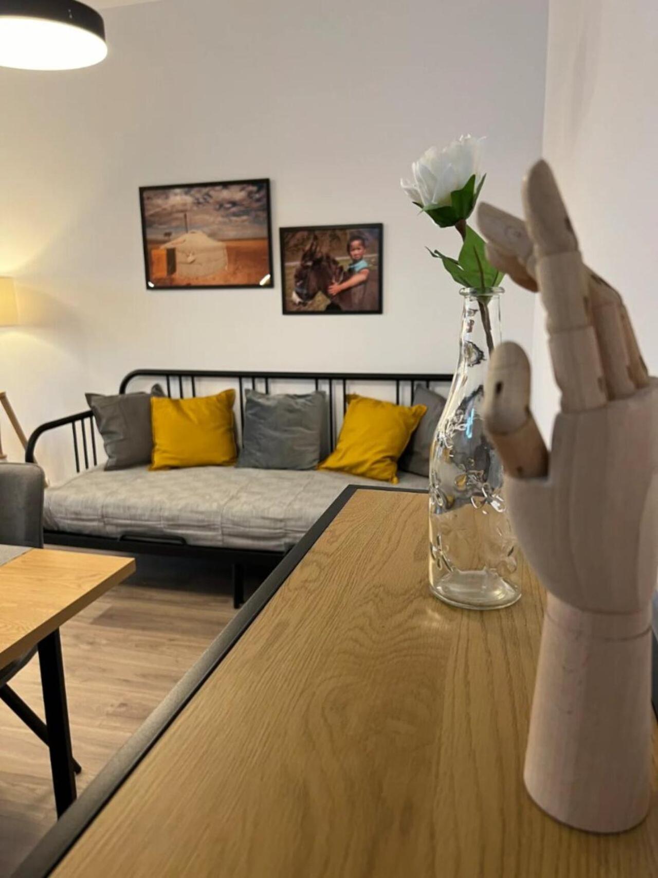 High-Rise Luxury Apartment With Free Parking Bukarest Exterior foto